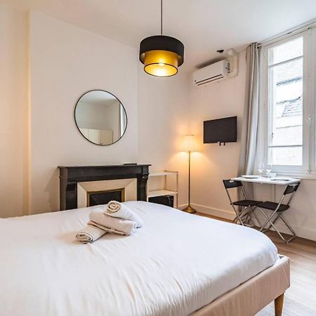 Pink, Appartement En Plein Coeur De Реймс Екстериор снимка