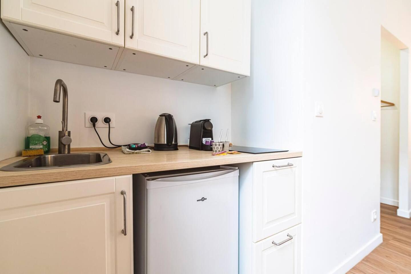 Pink, Appartement En Plein Coeur De Реймс Екстериор снимка