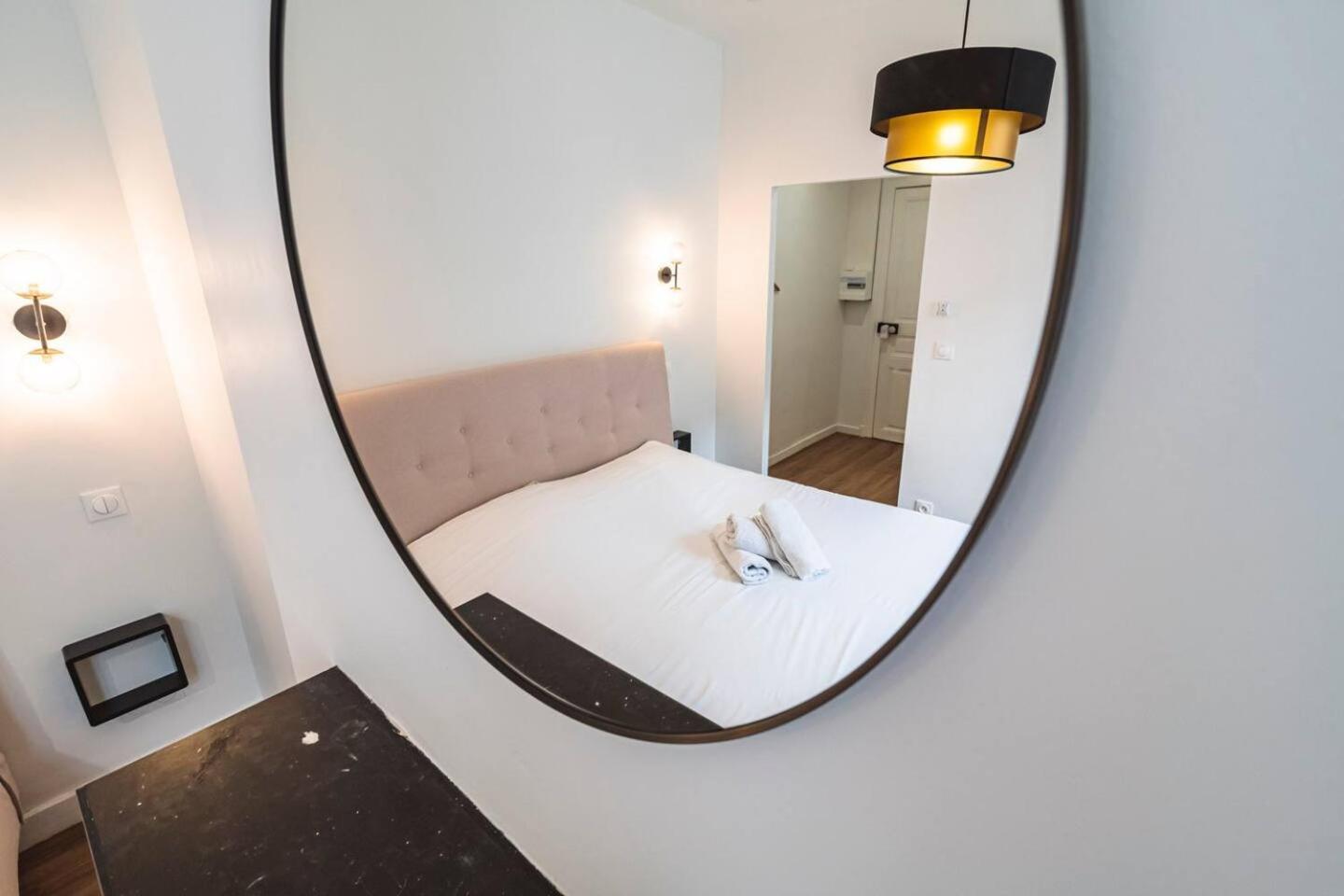 Pink, Appartement En Plein Coeur De Реймс Екстериор снимка