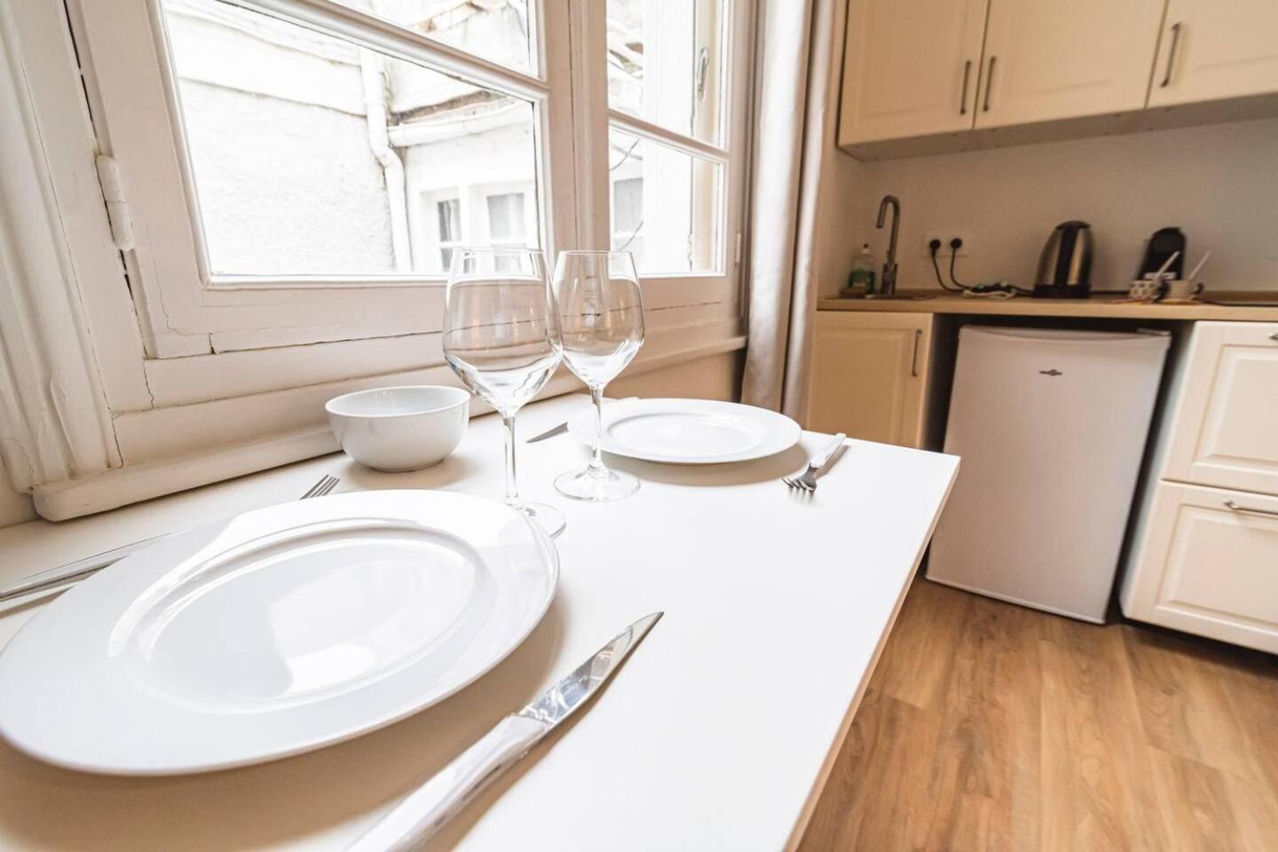 Pink, Appartement En Plein Coeur De Реймс Екстериор снимка