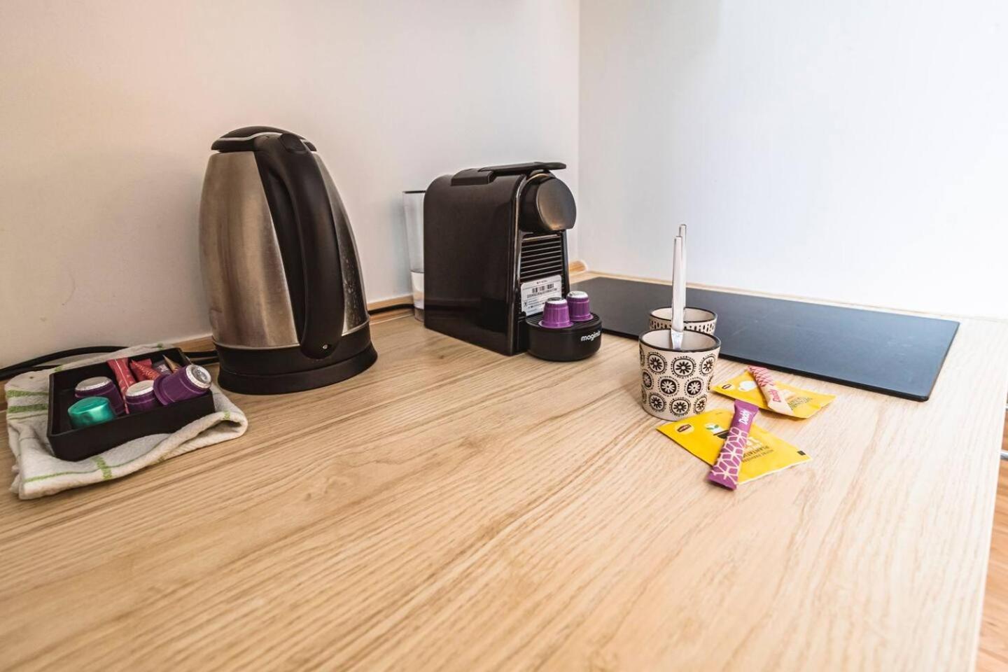 Pink, Appartement En Plein Coeur De Реймс Екстериор снимка
